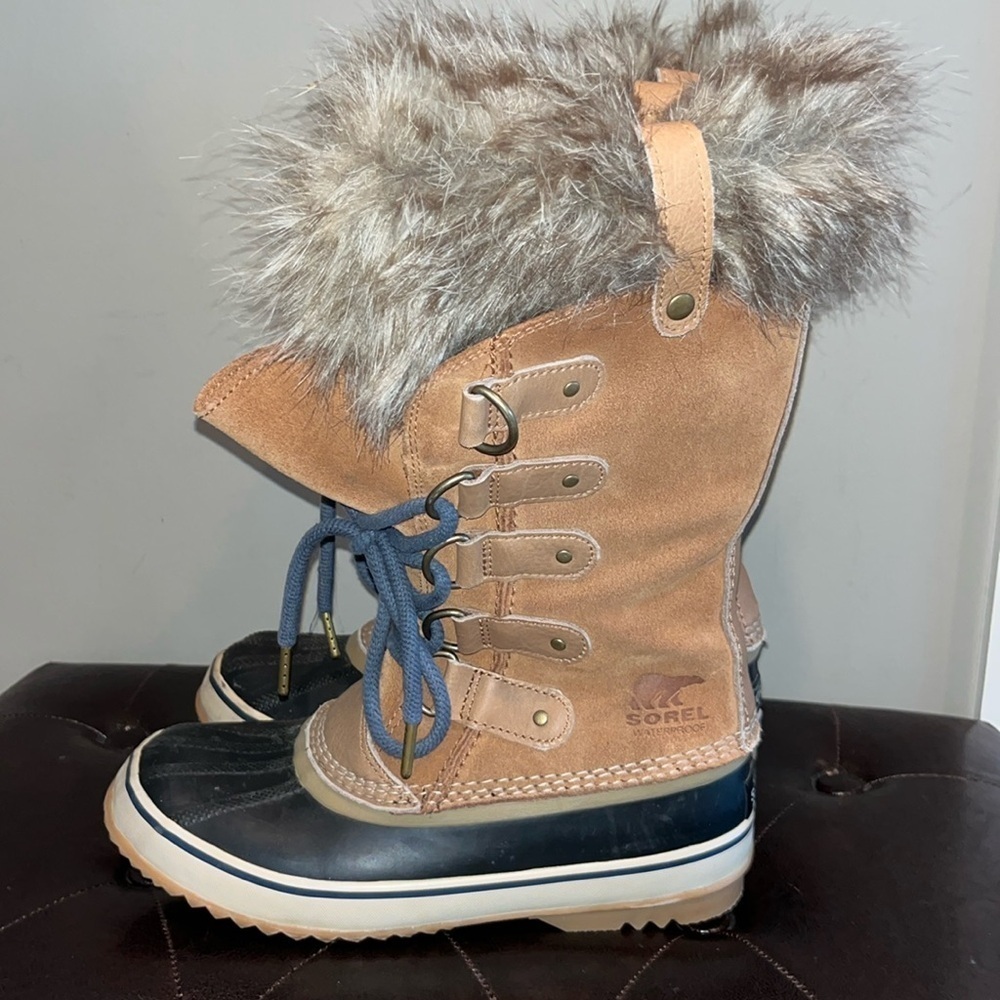 Sorel Joan of Arctic tan suede faux fur lace up warm waterproof winter boot 6.5